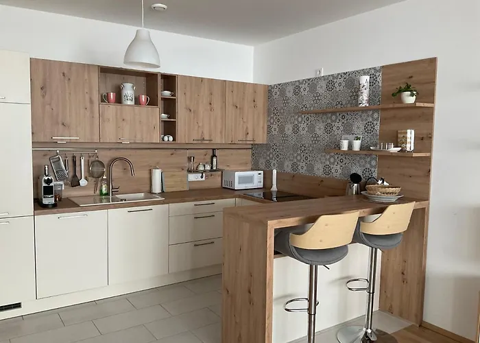 Danubia * Λιντς